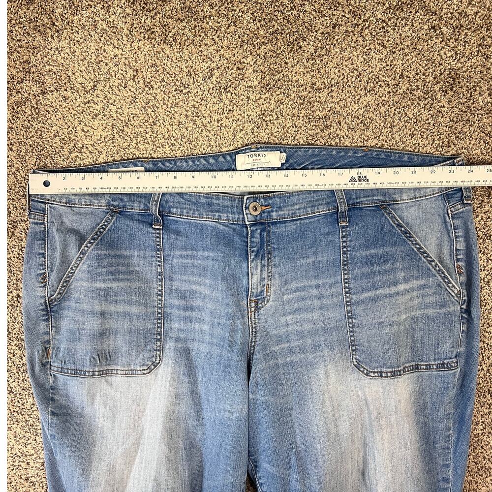 Torrid Womens 26‎ Y2K Coastal Minimalist Staple Outdoors Boyfriend Crop Jeans - Picture 10 of 13